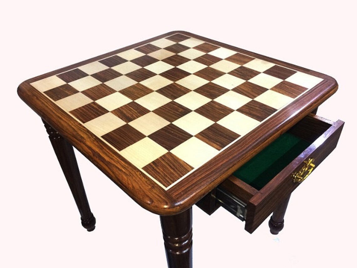 CHESS TABLE